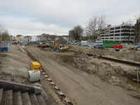 850200 Gezicht op het opnieuw uitgraven van de Stadsbuitengracht tussen de nieuwe Paardenveldbrug en het Paardenveld te ...